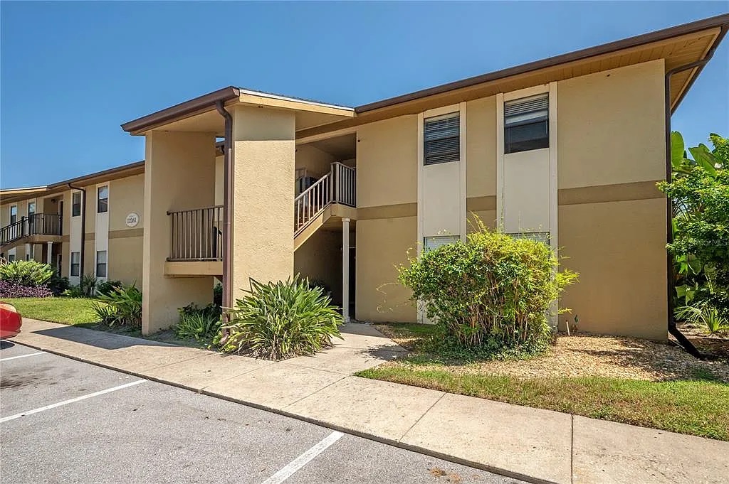 12261 Sailwinds Dr #103